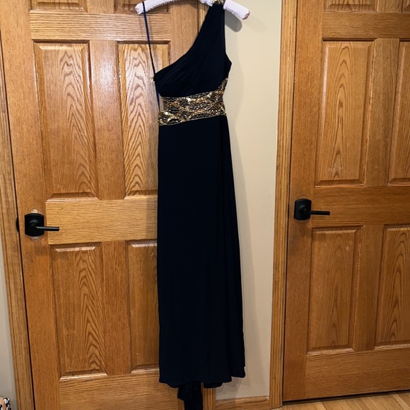 Prom dress - Picture 2 of 8